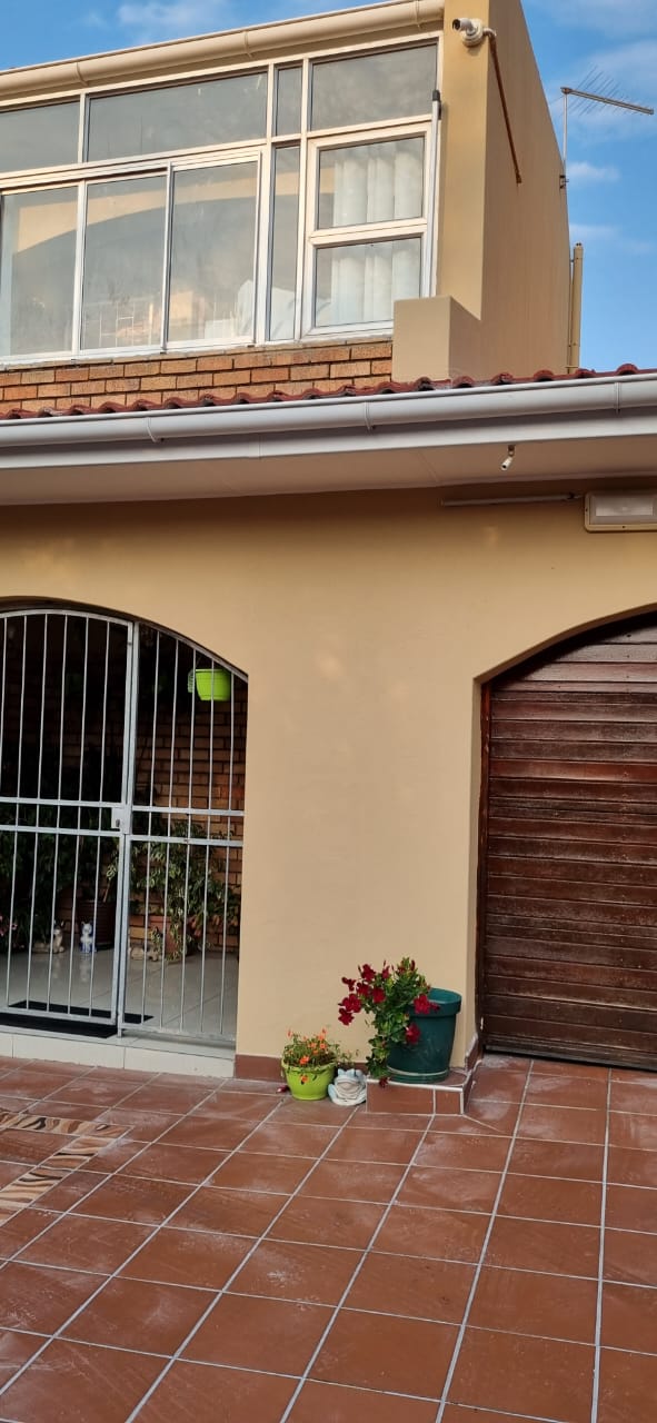 4 Bedroom Property for Sale in Southernwood Eastern Cape